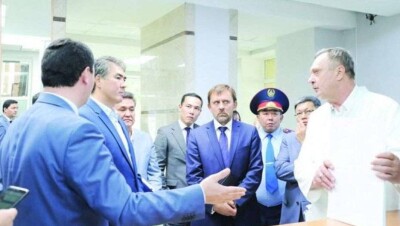 Исекешев проверил тротуары и парковки при школах и больницах Астаны