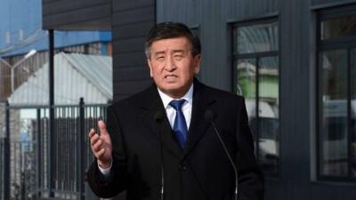 Жээнбеков съездил на границу с Казахстаном и попросил пограничников быть добрее