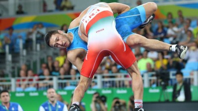 Казахстанские борцы завоевали четыре медали в первый день чемпионата Азии