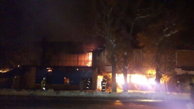 В Алматы два часа тушили кафе "Ангар"