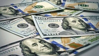 Тенге впервые за две недели существенно улучшил позиции по отношению к доллару