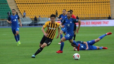 "Кайрат" победил "Иртыш" в первом полуфинальном матче Кубка Казахстана 