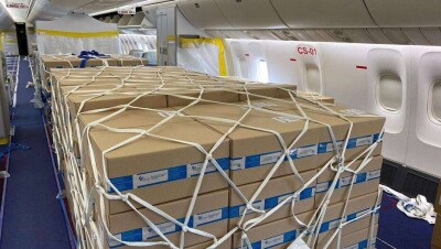 В Казахстан прибыл второй борт с лекарствами из Москвы. Всего доставили 50 тонн препаратов