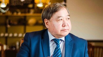 Кандидат в президенты Сади-Бек Тугел сдал экзамен на знание государственного языка