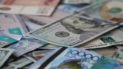 Курс тенге к доллару обновил годовой рекорд на бирже
