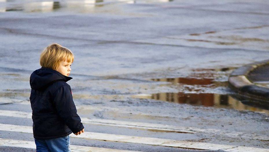 Выданную за смерть мальчика квартиру отбирают у семьи в Карагандинской области