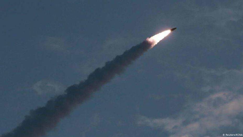 Пхеньян испытал новую ракетную систему, Ким Чен Ын доволен эффектом попадания в цель