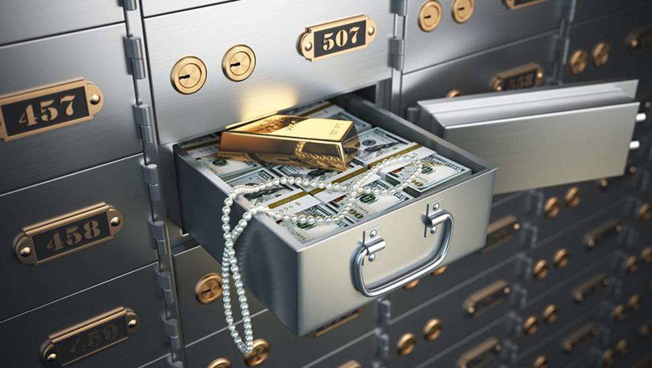 Силовики Кыргызстана требуют доступа к данным владельцев банковских счетов