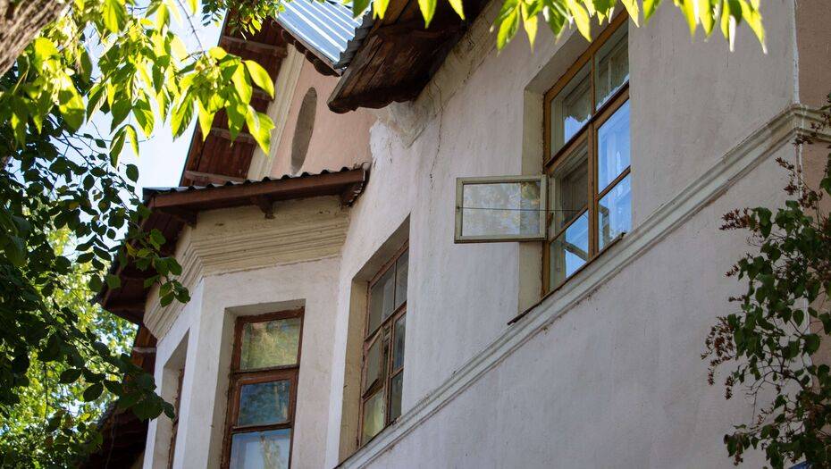 "Об асфальт ударился". Что случилось с мальчиком из приёмной семьи в Каратау