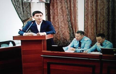 Скриншот с видео из зала суда