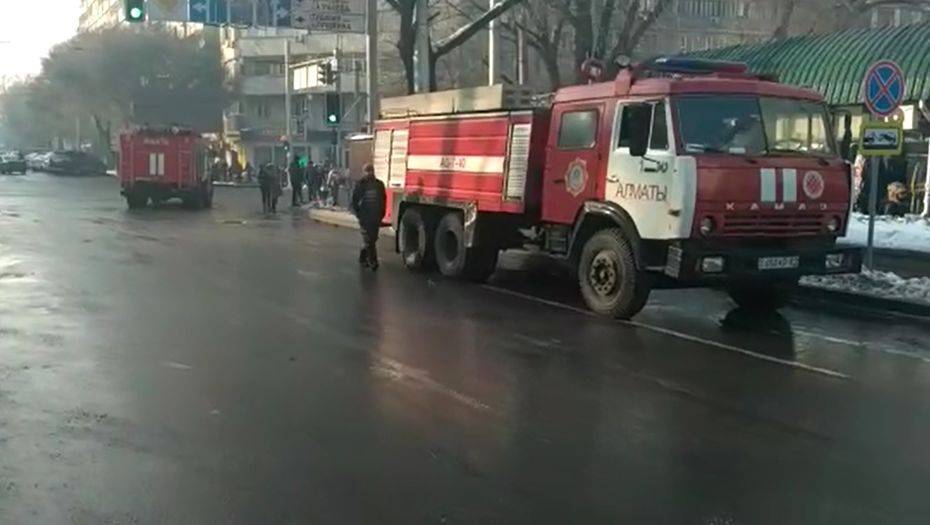 Полсотни посетителей эвакуировано из алматинского торгового центра "Мега Тау"