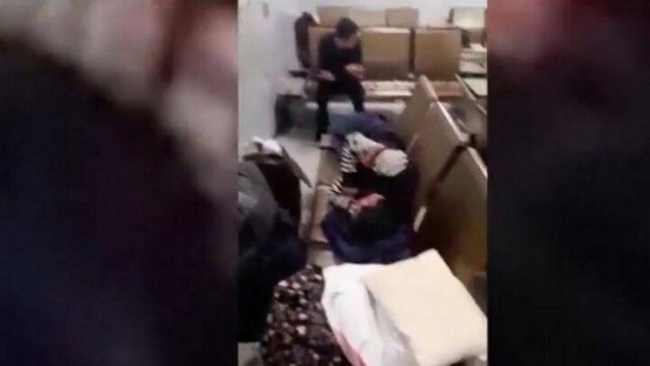 Более 20 казахстанцев вторые сутки держат в подвале аэропорта Южной Кореи