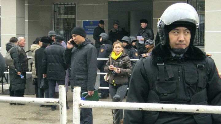 "Бесславные ублюдки": террористам, напавшим на Актобе, дали пожизненного "строгача" 