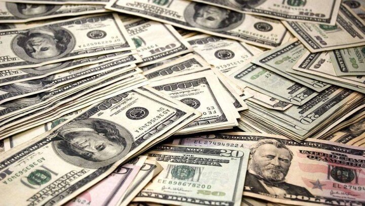 Курс доллара на выходные составил 444,8 тенге
