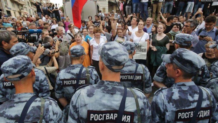 В 11 городах России хотят провести акции в поддержку журналиста "Медузы" Ивана Голунова