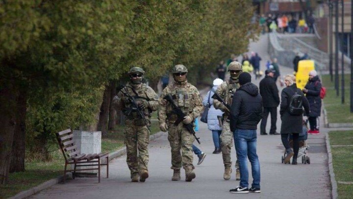 Украинский спецназ начал патрулирование улиц и вокзалов накануне выборов