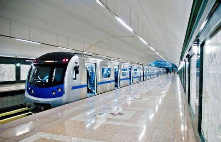 После стрельбы в Алматы в метро досконально досматривают пассажиров 
