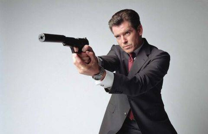Актёр, сыгравший роль агента 007, пытался пронести оружие на борт самолёта 