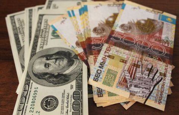 Курс доллара на выходные сохранится на отметке 270 тенге