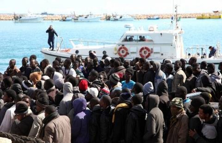 Около 400 нелегалов погибли при крушении лодок в Средиземном море