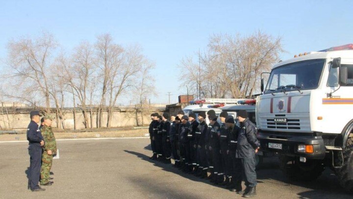 Павлодарские спасатели подключились к борьбе с паводками в Акмолинской области