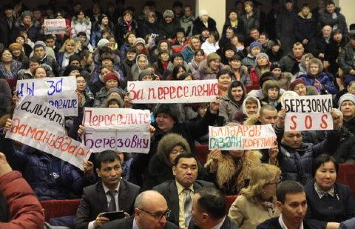 По тысяче долларов предложили нефтяники каждой семье за переезд из "обморочной" Берёзовки