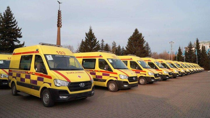 Спецтранспорт вручили акмолинским медработникам, спасателям и полицейским