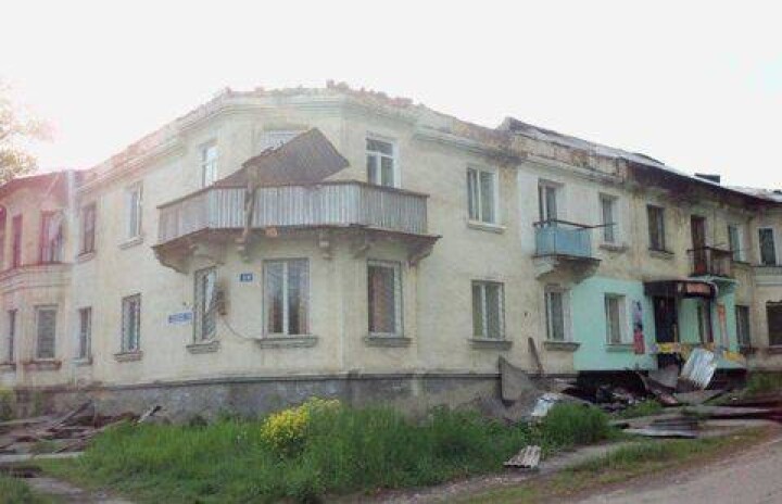 Почти 5 часов тушили пожар в двухэтажке Зыряновска