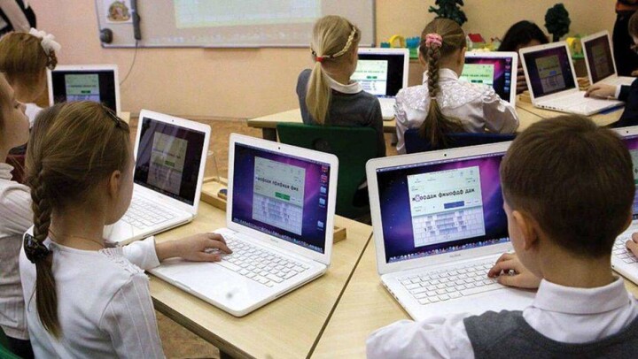Только треть школ Казахстана подключены к полноценному интернету