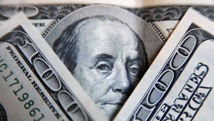 Доллар подешевел сразу на 2 тенге по итогам дневных торгов