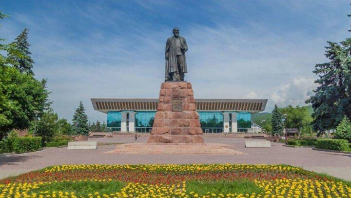 "Абай және ХХІ ғасырдағы Қазақстан" атты президент мақаласындағы 10 өзекті ой