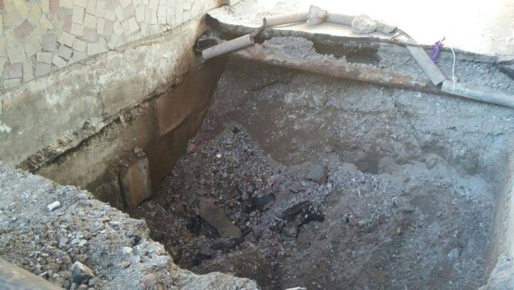 Из-за сырого подвала многоэтажный дом в Караганде оказался под угрозой разрушения