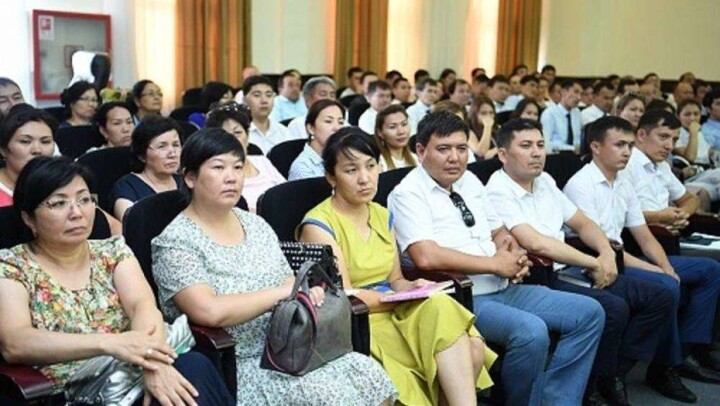На неделю увеличат продолжительность отпуска чиновникам Туркестана