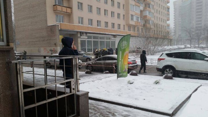 В Санкт-Петербурге у входа в библиотеку прогремел взрыв