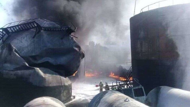 Два человека пострадали в крупном пожаре на нефтебазе в Кыргызстане