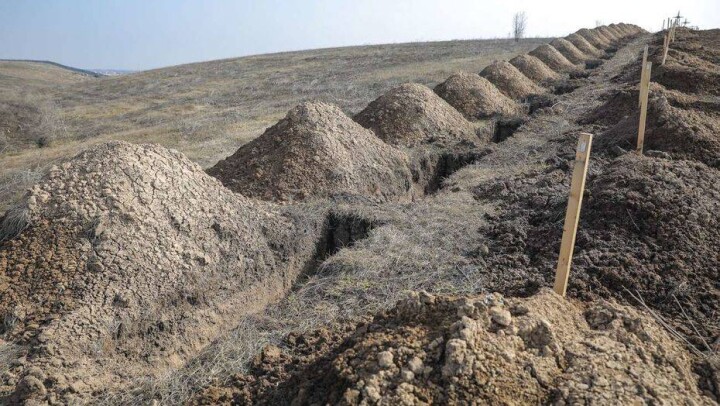 Алматыда "бомждар" қалай және қайда жерленеді? Батыс зиратынан фоторепортаж