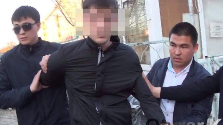 Житель ЮКО шантажировал бывшую девушку интимными снимками