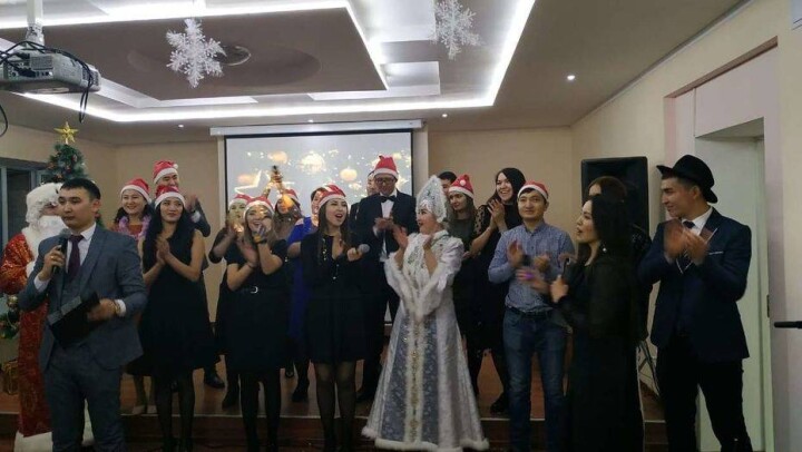 Как поздравляют в "Астана су арнасы"