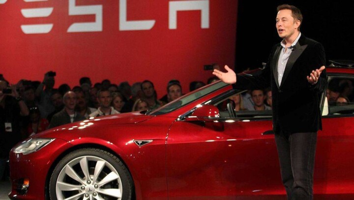 "Скучные, тупые вопросы – не круто". Почему у Tesla Илона Маска большие проблемы?