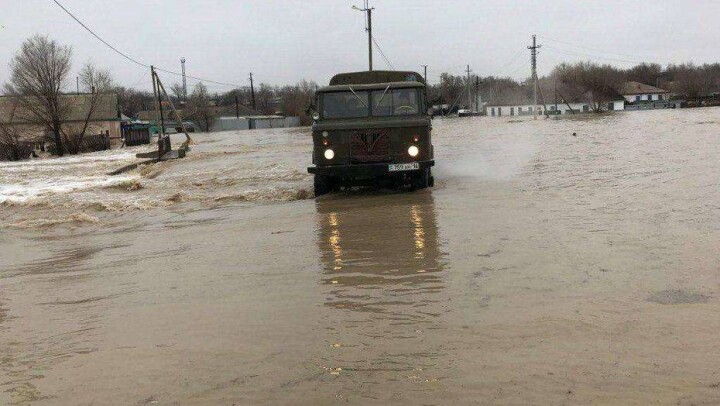 Госслужащие Павлодара перечислили однодневную зарплату в помощь жителям ВКО
