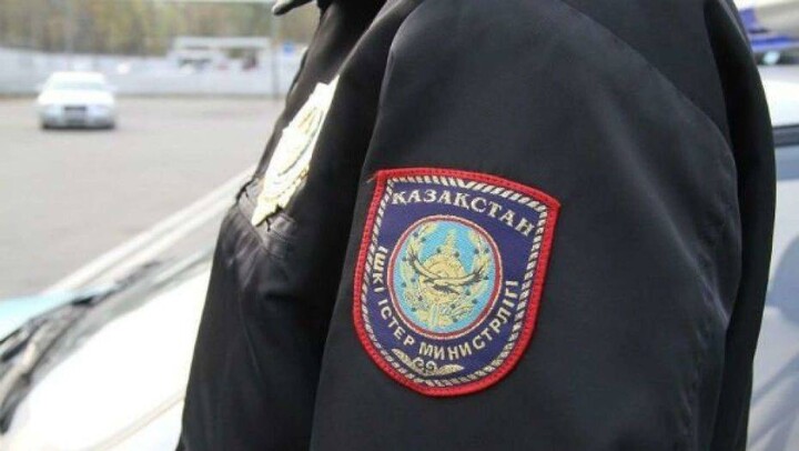 В Караганде уволили полицейского, пожелавшего братве пользоваться связями до 7-го колена