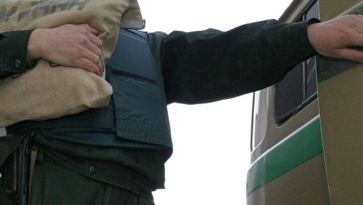 В Жанаозене у отделения Сбербанка ограбили инкассаторов и забрали деньги нескольких банков