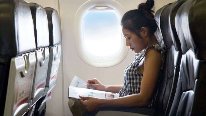 United Airlines сокращает вес бортового журнала, чтобы экономить на топливе