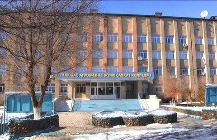 Уволился директор колледжа в ЮКО, где педагог "торговала" оценками