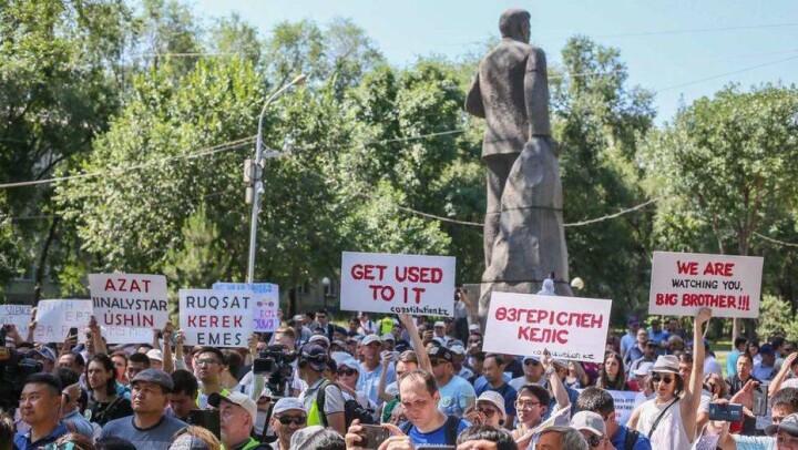 "Митингке қатысушыларды жаппай ұстап, қамауға алу дұрыс емес". Қазақстандықтардың бейбіт шеруге қатысты пікірі