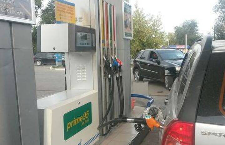 В Уральске ограничили продажу бензина
