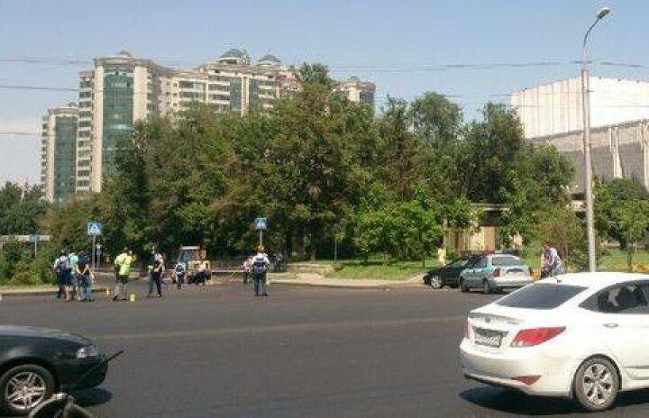 В Алматы из-за стрельбы закрылись торговые центры, банки, детсады и прочие учреждения
