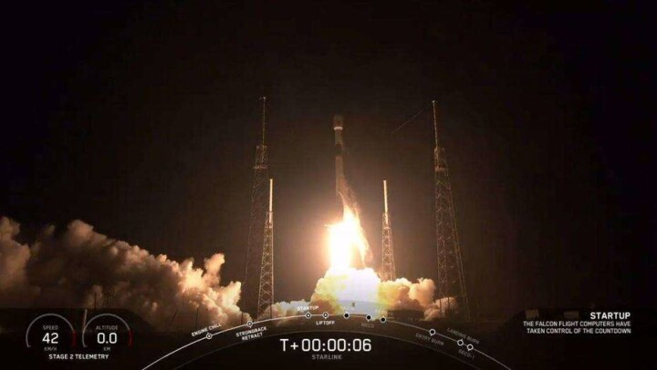 SpaceX с третьего раза запустила ракету с 60 спутниками
