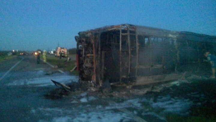 Тринадцать человек погибли после столкновения грузовика и автобуса в Татарстане 