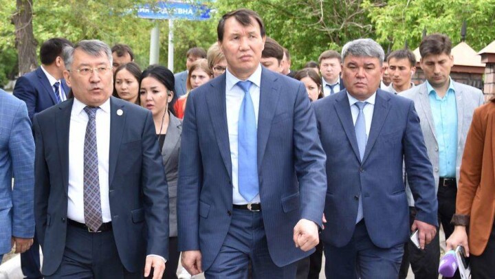 "Его чемоданы не для подарков". В департаменте госслужбы СКО рассказали о визите Шпекбаева
